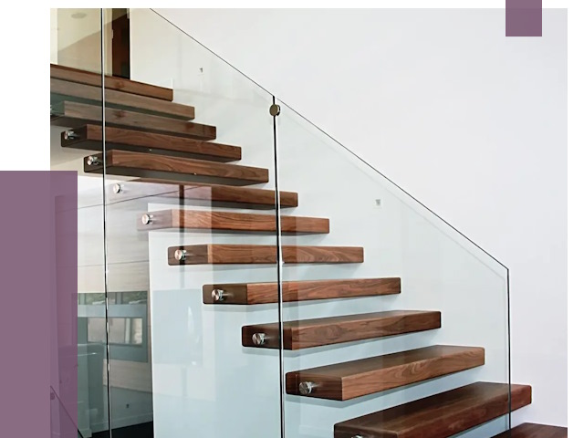 Стеклянные перила для лестницы в Моршанске от 15058 руб.