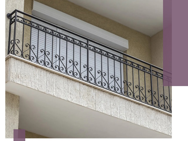 Балконные ограждения из металла и стекла в Моршанске для домов