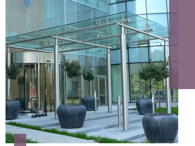 Навесы из стекла на заказ в Моршанске — монтаж и установка