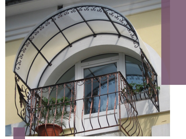 Козырьки над балконом в Моршанске — изготовление и монтаж