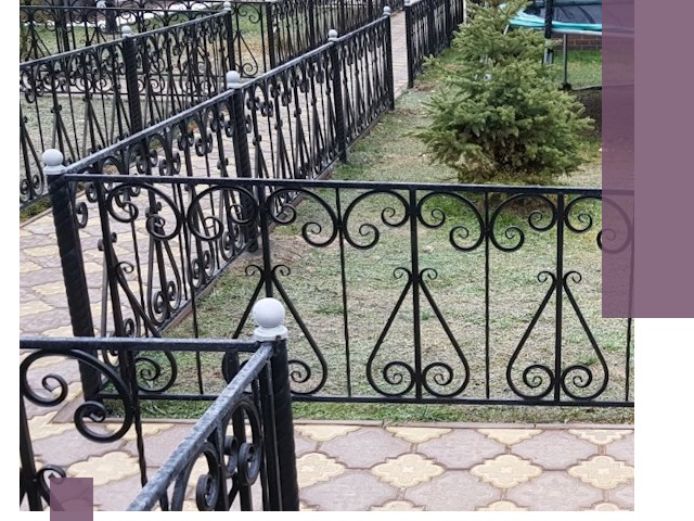 Кованые газонные ограждения под ключ в Моршанске